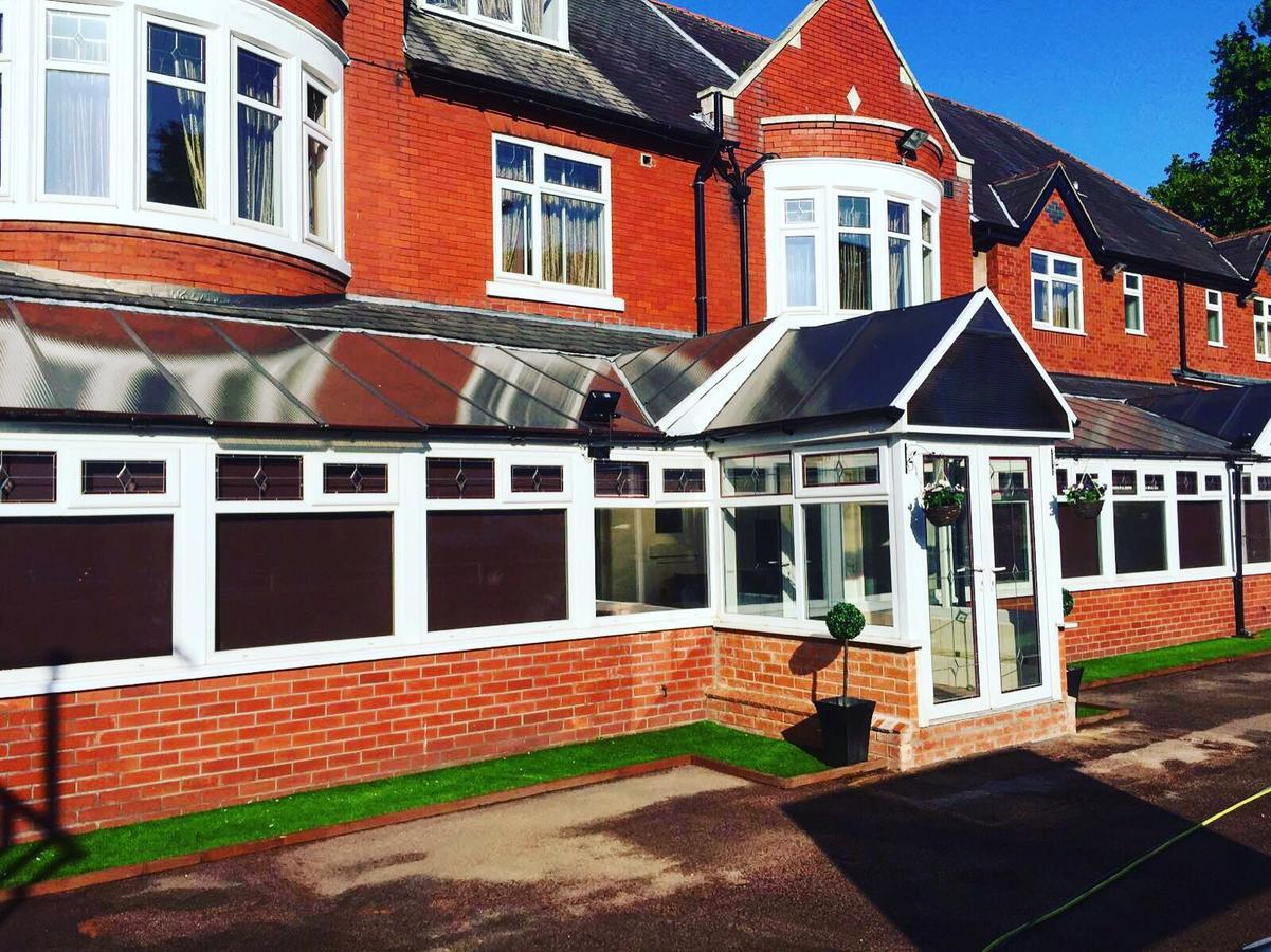 Trivelles Mayfair,Stockport Exterior foto